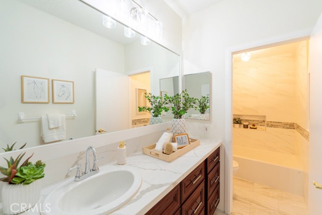 16211 Downey, 92 photo 18