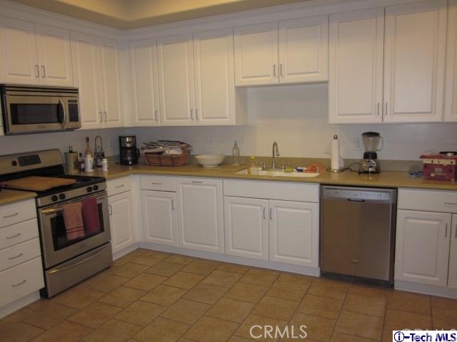 Detail Gallery Image 5 of 31 For 2283 Waltonia Dr #105,  Montrose,  CA 91020 - 3 Beds | 2/1 Baths