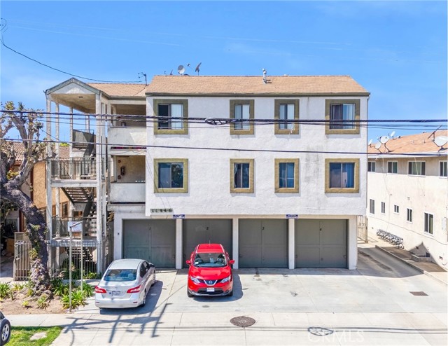Detail Gallery Image 2 of 25 For 11943 Grevillea Ave, Hawthorne,  CA 90250 - – Beds | – Baths
