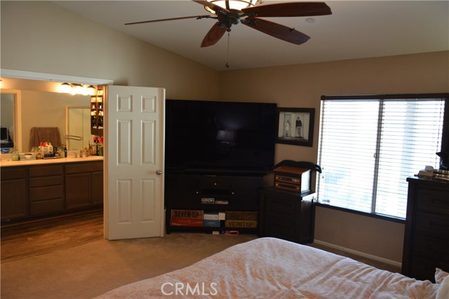 Detail Gallery Image 13 of 42 For 17648 Park Plaza Ct, Victorville,  CA 92395 - 4 Beds | 2 Baths