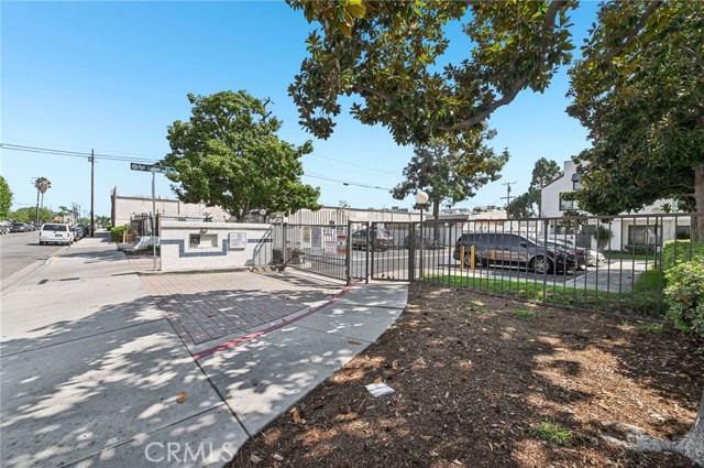 602 Park Shadow Court, Baldwin Park CA: https://media.crmls.org/medias/711d2f45-a50b-4c0a-9cac-52d5b84188e8.jpg