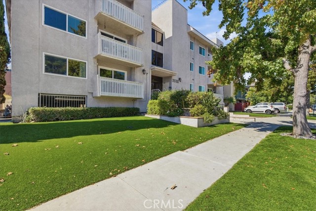3555 Keystone Avenue, 15 photo 26