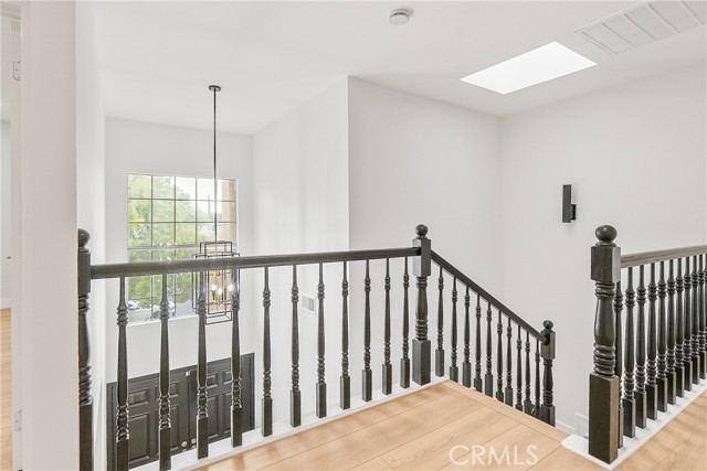 Detail Gallery Image 12 of 34 For 5165 Etiwanda Ave, Tarzana,  CA 91356 - 4 Beds | 5 Baths