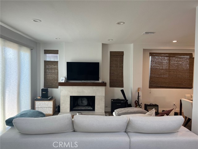 Detail Gallery Image 3 of 15 For 715 Goldenrod Ave, Corona Del Mar,  CA 92625 - 3 Beds | 2/1 Baths