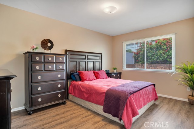 Detail Gallery Image 14 of 26 For 13678 Marchant Ave, Sylmar,  CA 91342 - 3 Beds | 2 Baths