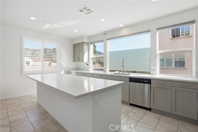 Detail Gallery Image 17 of 34 For 811 N Dalton Ave #105,  Azusa,  CA 91702 - 4 Beds | 3/1 Baths