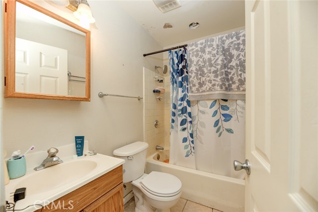 1027 Full bathroom on first level