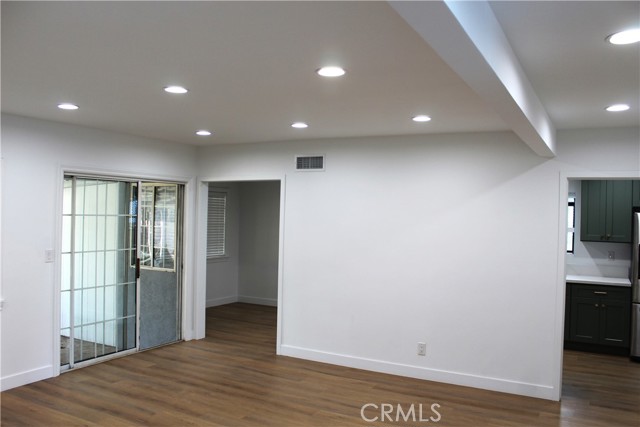 15836 Celtic Street, Granada Hills CA: https://media.crmls.org/medias/71206527-90b1-4c34-882e-b3fe1303963b.jpg