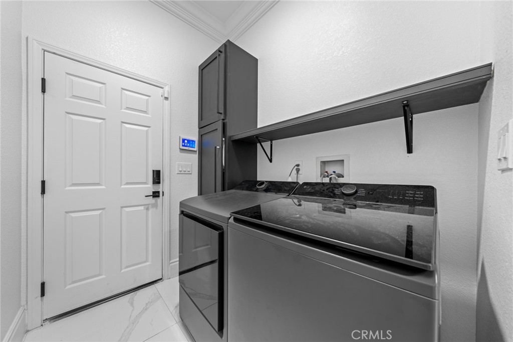 https://media.crmls.org/medias/7120d78f-cfae-44d0-9086-844a8b1a5647.jpg?preset=X-Large