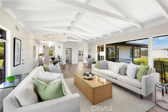 Detail Gallery Image 11 of 70 For 1961 Temple Hills Dr, Laguna Beach,  CA 92651 - 4 Beds | 4 Baths