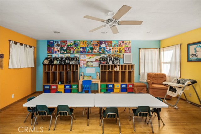 273 N Cleveland Street, Orange CA: https://media.crmls.org/medias/712135c1-601c-4519-ade0-78ed4e53d0a9.jpg