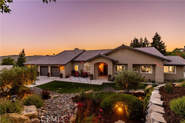 1613 Via Flora, Paso Robles CA: https://media.crmls.org/medias/7122c37c-a82c-41ae-ab13-46832f403b1a.jpg