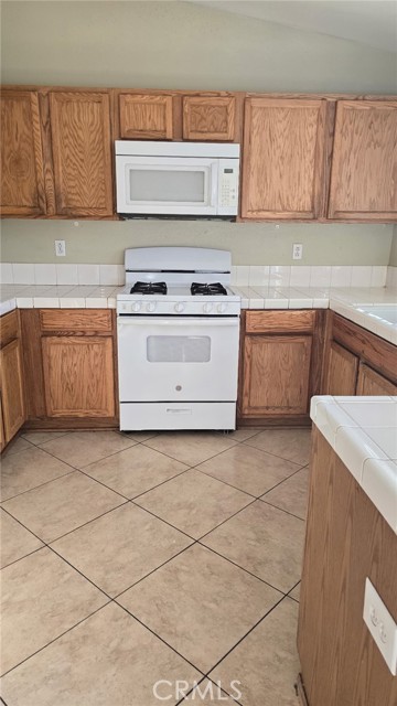 Detail Gallery Image 7 of 14 For 66855 San Remo Rd, Desert Hot Springs,  CA 92240 - 4 Beds | 2 Baths