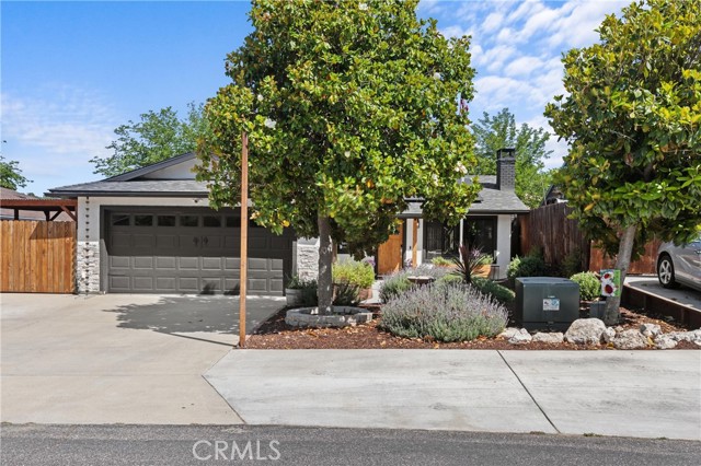 Detail Gallery Image 6 of 33 For 4913 Sparrow Hawk Ln, Paso Robles,  CA 93446 - 3 Beds | 2 Baths