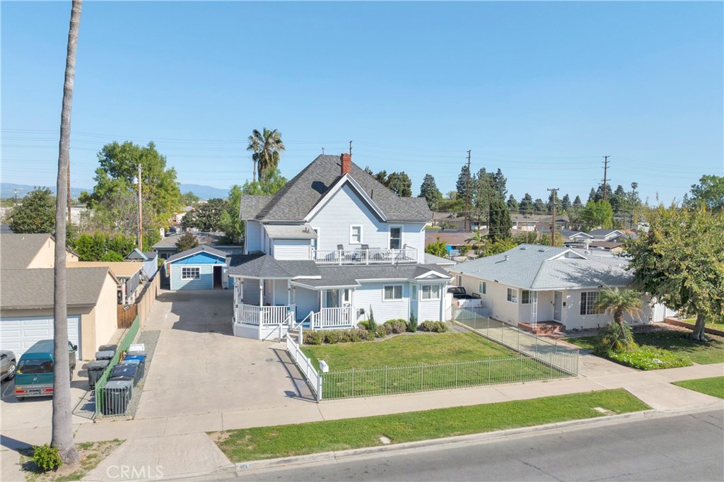 Duplex at 461 N Citrus St