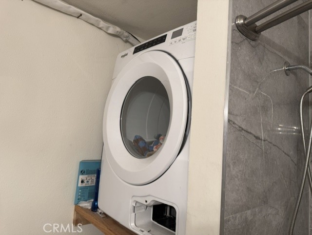 https://media.crmls.org/medias/7124160e-a693-449e-8b60-80379d80c1c2.jpg?preset=X-Large