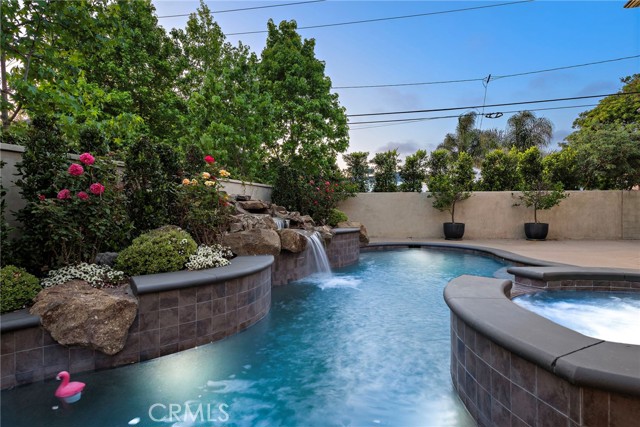 Detail Gallery Image 63 of 75 For 530 Kings Rd, Newport Beach,  CA 92663 - 5 Beds | 4/3 Baths