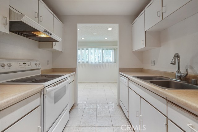 Detail Gallery Image 20 of 52 For 23675 Park Capri #24,  Calabasas,  CA 91302 - 2 Beds | 2 Baths