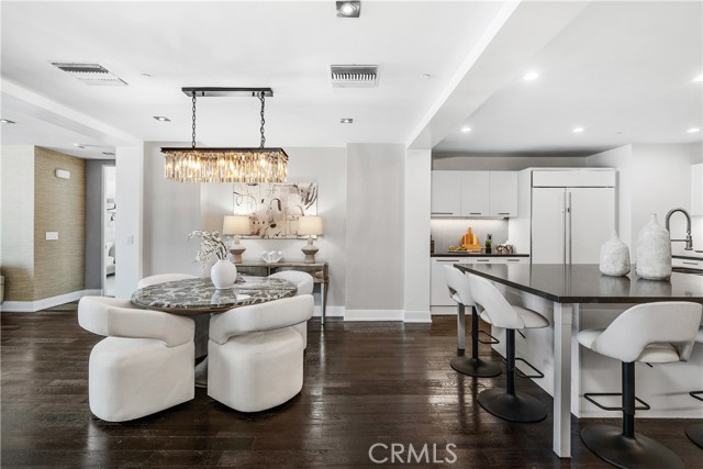 Detail Gallery Image 2 of 24 For 432 N Oakhurst Dr #503,  Beverly Hills,  CA 90210 - 2 Beds | 2/1 Baths