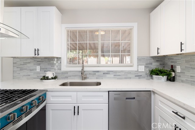 28029 Reservoir Avenue, Nuevo CA: https://media.crmls.org/medias/7124e4f4-fd76-4bbb-99aa-97e5abcf5d63.jpg