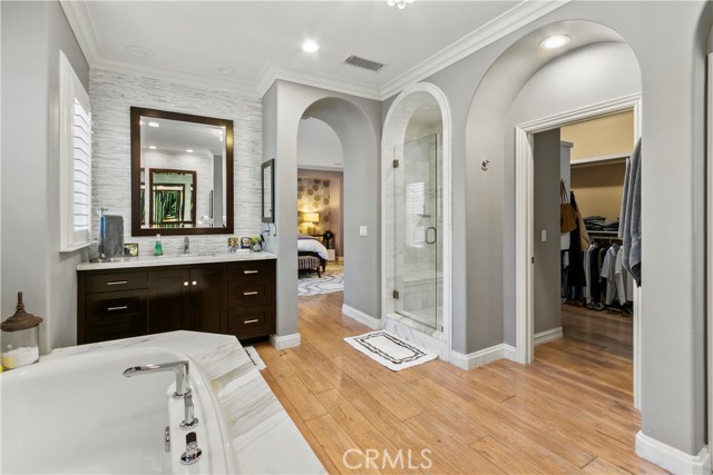 Detail Gallery Image 26 of 54 For 23 Boardwalk, Newport Beach,  CA 92660 - 6 Beds | 4/2 Baths