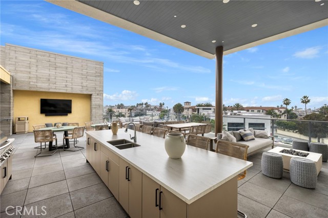 Detail Gallery Image 53 of 71 For 414 Main St #300,  Huntington Beach,  CA 92648 - 2 Beds | 2/1 Baths