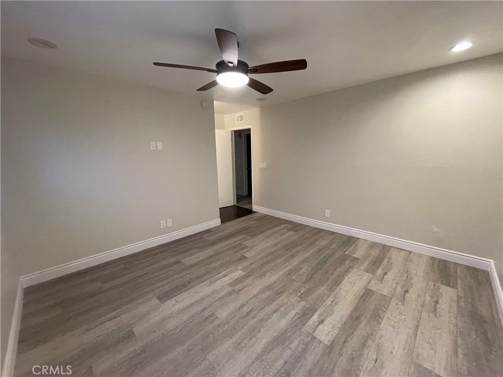 https://media.crmls.org/medias/712671b6-0365-427b-9edc-11043fe1152b.jpg?preset=X-Large
