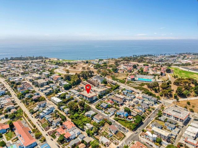 711 W 33rd Street, San Pedro CA: https://media.crmls.org/medias/712717da-065d-4d55-9b7f-b1bbd398518f.jpg