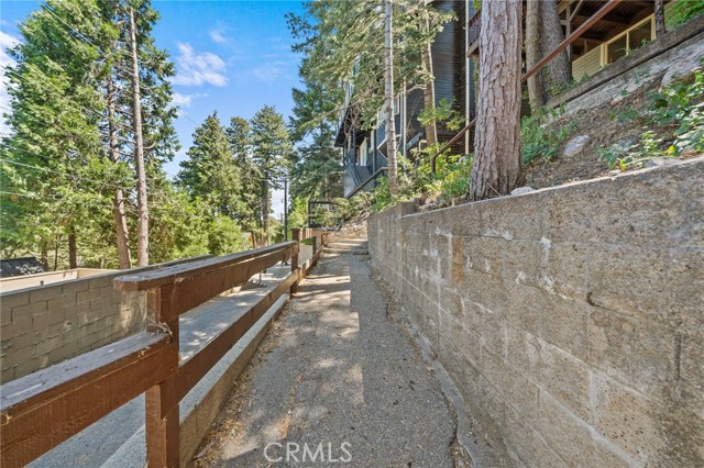 Detail Gallery Image 36 of 39 For 535 Sunderland Ct, Lake Arrowhead,  CA 92352 - 3 Beds | 2 Baths