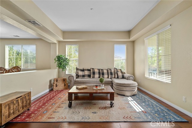 Detail Gallery Image 7 of 45 For 5073 Snowberry Dr, Fontana,  CA 92336 - 5 Beds | 4/1 Baths