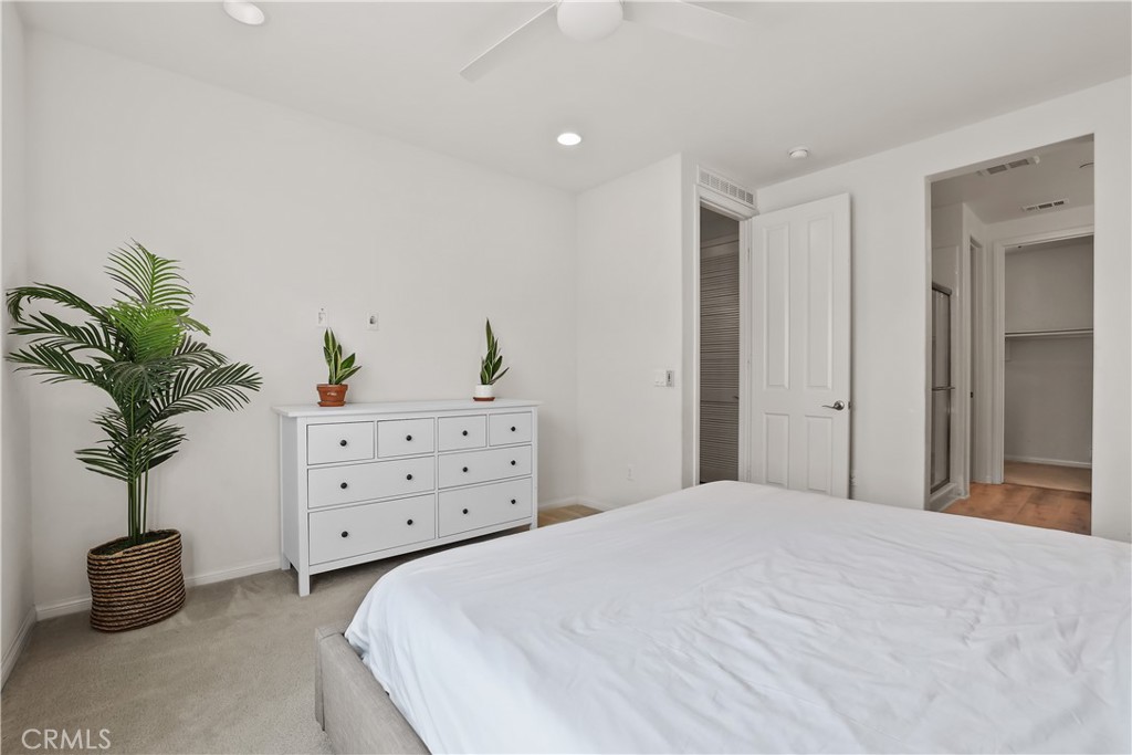 https://media.crmls.org/medias/7128956c-19e0-49ca-8efd-4fee8d8b0c61.jpg?preset=X-Large