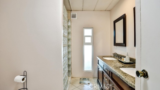 Detail Gallery Image 38 of 42 For 10770 W Katella Ave #14,  Anaheim,  CA 92804 - 2 Beds | 2 Baths