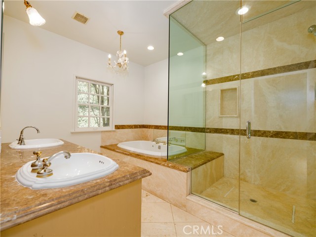 Detail Gallery Image 57 of 65 For 4539 Hayvenhurst, Encino,  CA 91436 - 3 Beds | 3 Baths