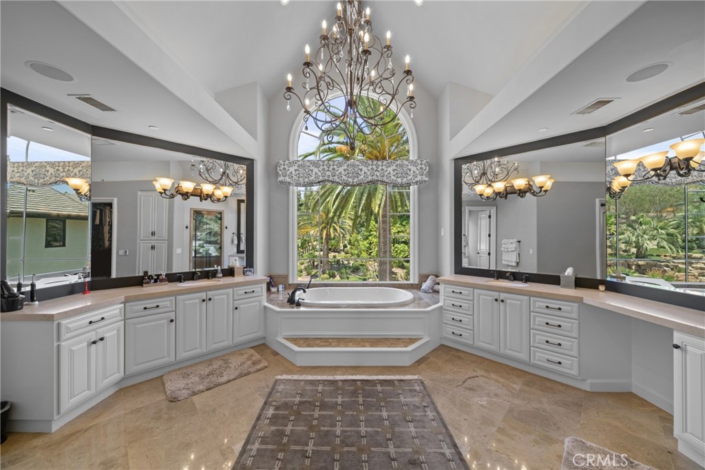 MLS #OC25186135 img 13