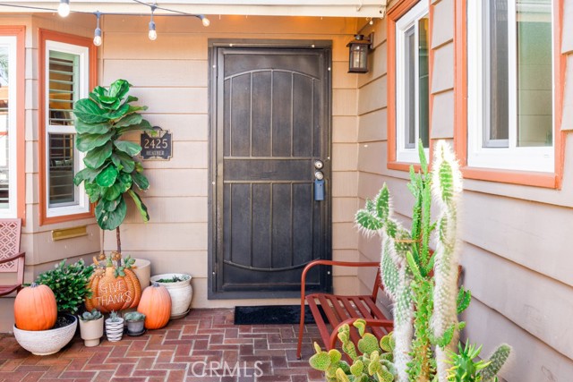 Detail Gallery Image 12 of 56 For 2425 Heather Ave, Long Beach,  CA 90815 - 3 Beds | 3 Baths