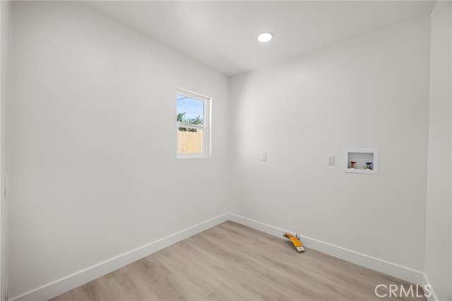 Image 30 of 37 For 2024 Grandridge Ave