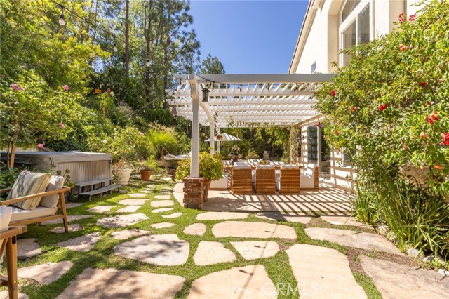 Detail Gallery Image 37 of 55 For 5985 Vista De La Luz, Woodland Hills,  CA 91367 - 4 Beds | 3/1 Baths