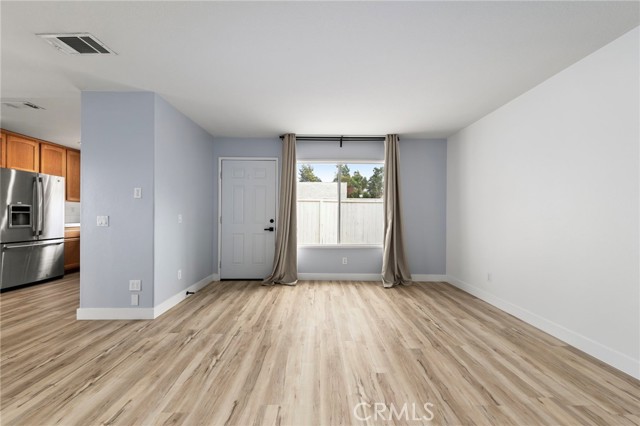 Detail Gallery Image 9 of 34 For 431 W Bay St #S,  Costa Mesa,  CA 92627 - 3 Beds | 2/1 Baths