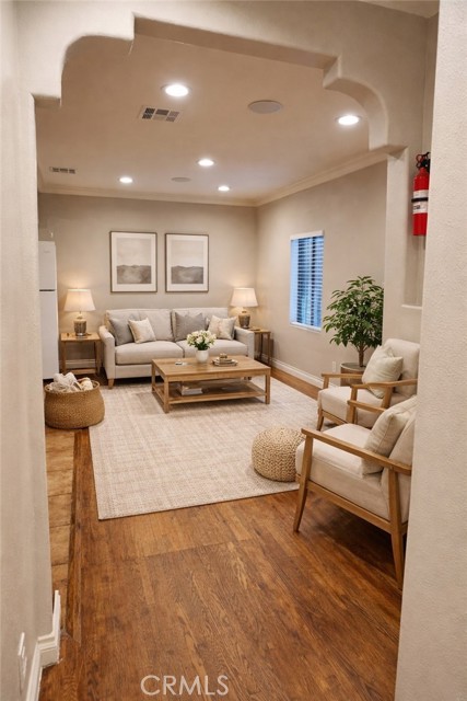 Detail Gallery Image 14 of 48 For 21057 Runnymede St, Canoga Park,  CA 91303 - – Beds | – Baths