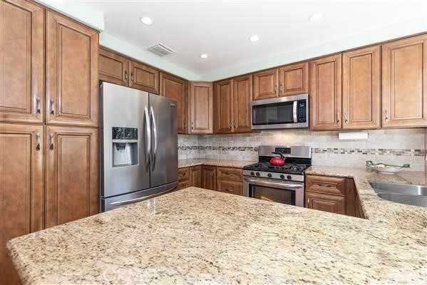 Detail Gallery Image 11 of 29 For 22226 Frontier Pl, Chatsworth,  CA 91311 - 3 Beds | 2 Baths