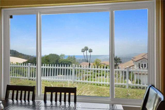 40 Paseo Alba, San Clemente CA: https://media.crmls.org/medias/712bff8a-0ab9-400f-ae8e-8b3d1c0de755.jpg