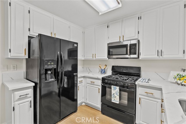 Detail Gallery Image 16 of 40 For 4337 Willow Glen St, Calabasas,  CA 91302 - 3 Beds | 3 Baths