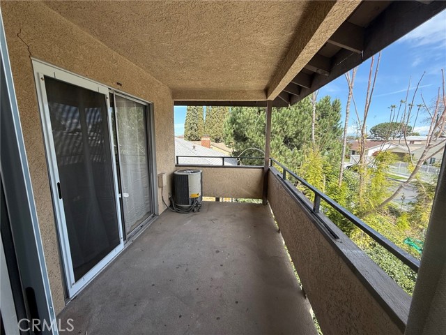 Detail Gallery Image 8 of 12 For 419 E Sycamore St #D,  Anaheim,  CA 92805 - 2 Beds | 1/1 Baths