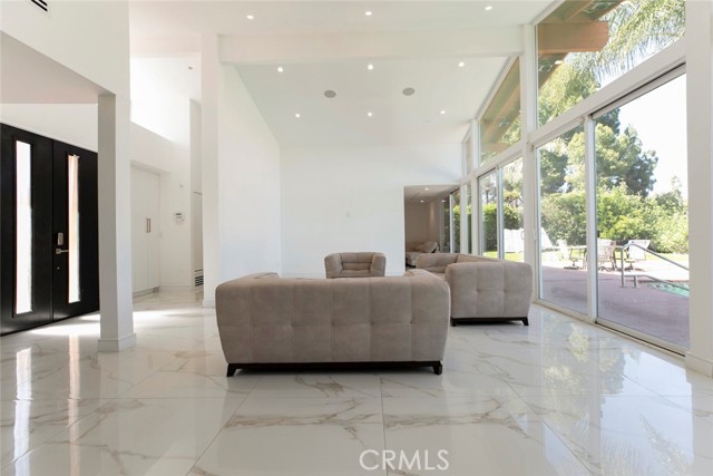 12410 Mclennan Avenue, Granada Hills CA: https://media.crmls.org/medias/712d069e-c107-417a-a96e-f27d7a58870b.jpg