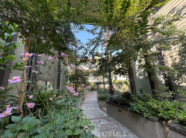 Detail Gallery Image 22 of 31 For 330 Cordova #378,  Pasadena,  CA 91101 - 2 Beds | 2/1 Baths