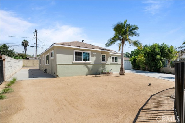 1401 Highland Street, Santa Ana CA: https://media.crmls.org/medias/712f9224-9848-4df9-a770-9a76fa373278.jpg