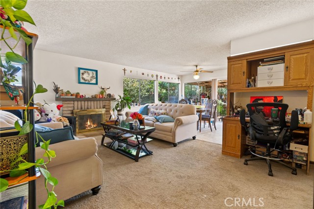 4271 Baggett Drive, Riverside CA: https://media.crmls.org/medias/71305fcc-449a-492b-860c-67f10dcaa00c.jpg