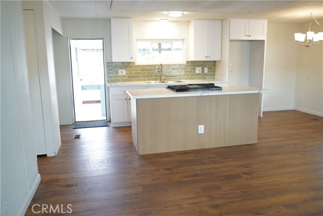 9391 California Ave, Riverside CA: https://media.crmls.org/medias/7130b59c-19c9-4525-a580-0020c159a491.jpg
