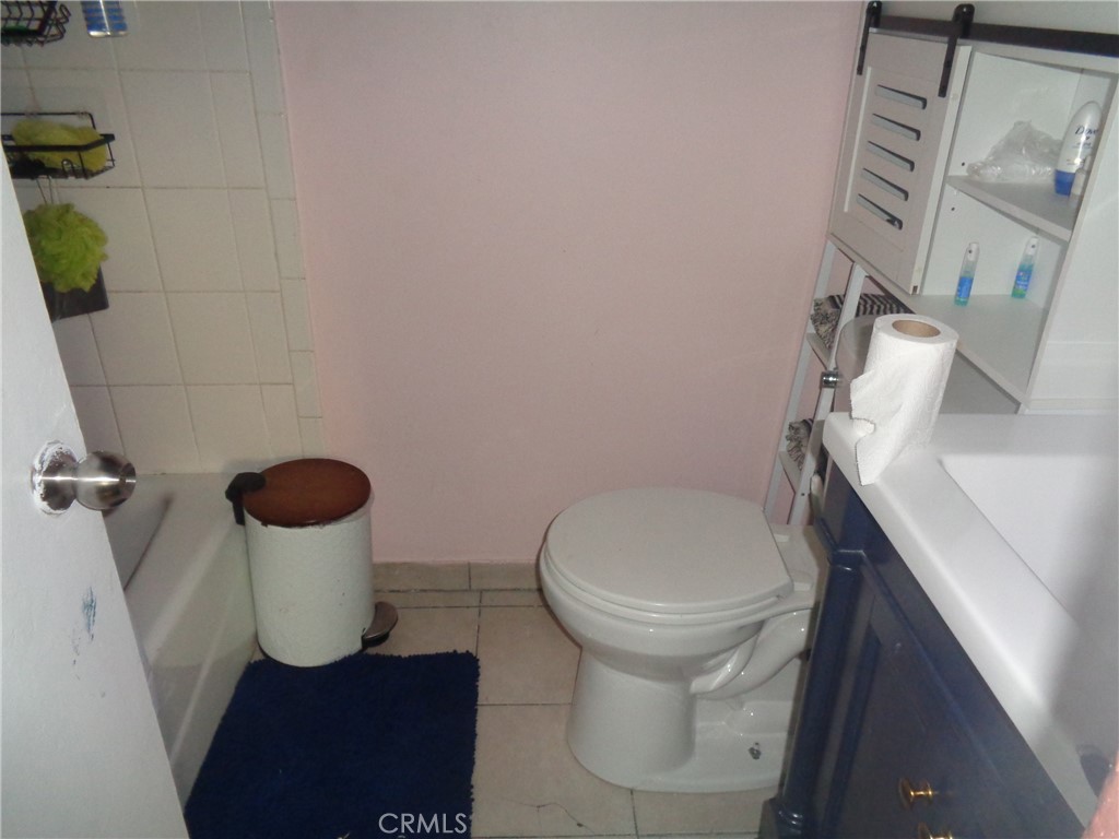 https://media.crmls.org/medias/71310616-89c2-4961-ab57-9654cf701b7b.jpg?preset=X-Large