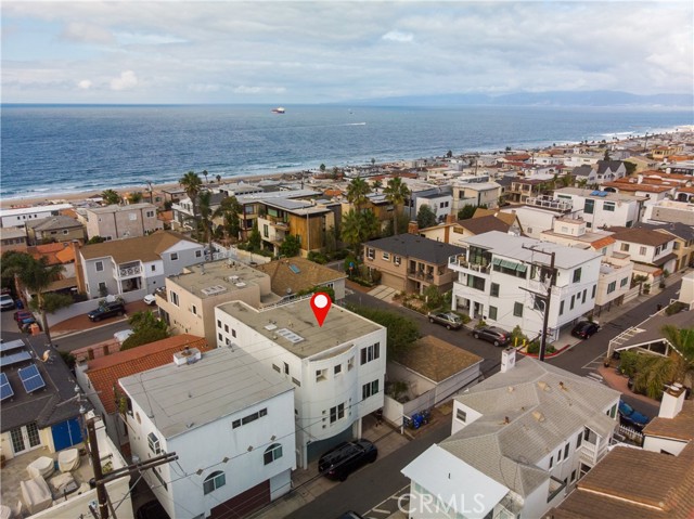 Wonderful neighborhood and short walk to beach
